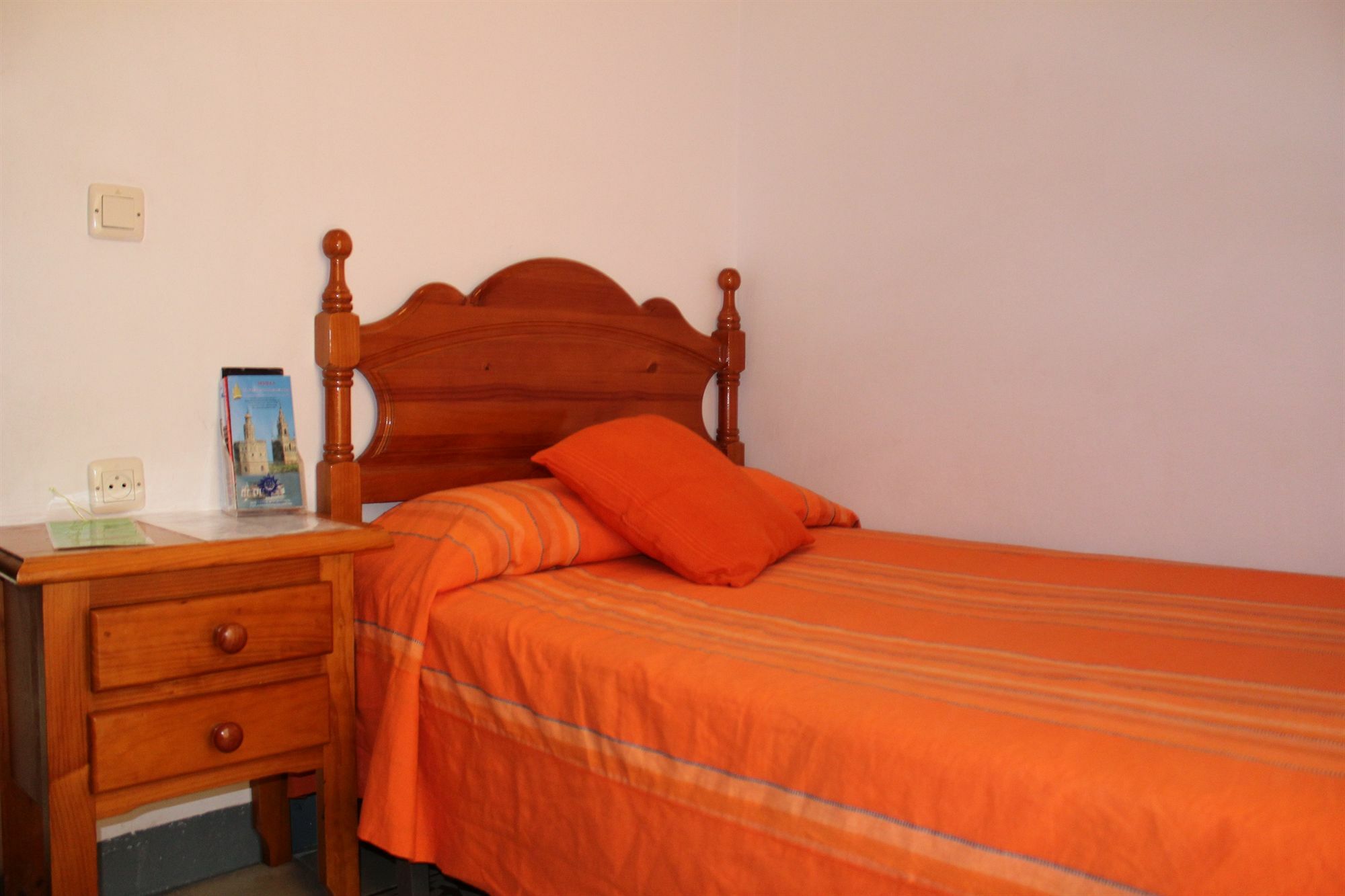 Pension La Montorena Seville Exterior photo